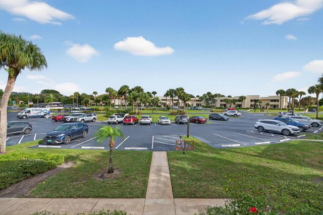 6940 SE Constitution Boulevard 201, Hobe Sound, FL 33455