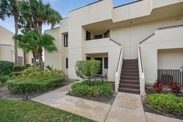 6940 SE Constitution Boulevard 201, Hobe Sound, FL 33455