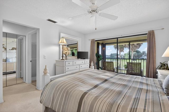 6940 SE Constitution Boulevard 201, Hobe Sound, FL 33455