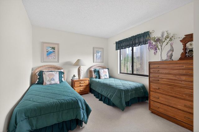 6940 SE Constitution Boulevard 201, Hobe Sound, FL 33455