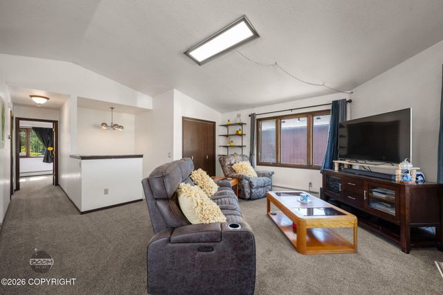 8280 E 20th Avenue, Anchorage, AK 99504