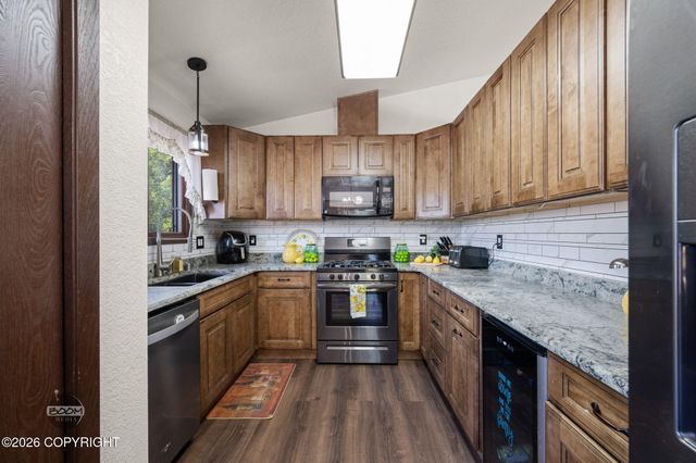 8280 E 20th Avenue, Anchorage, AK 99504