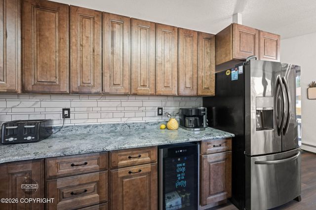 8280 E 20th Avenue, Anchorage, AK 99504