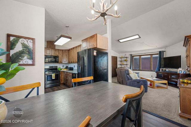 8280 E 20th Avenue, Anchorage, AK 99504
