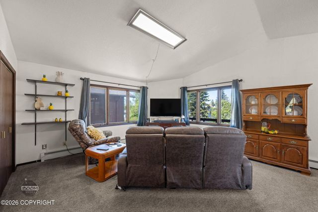 8280 E 20th Avenue, Anchorage, AK 99504