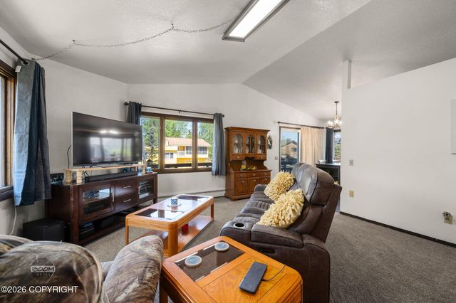 8280 E 20th Avenue, Anchorage, AK 99504