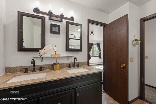 8280 E 20th Avenue, Anchorage, AK 99504