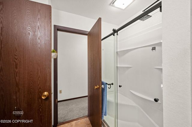 8280 E 20th Avenue, Anchorage, AK 99504
