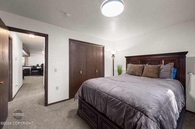 8280 E 20th Avenue, Anchorage, AK 99504
