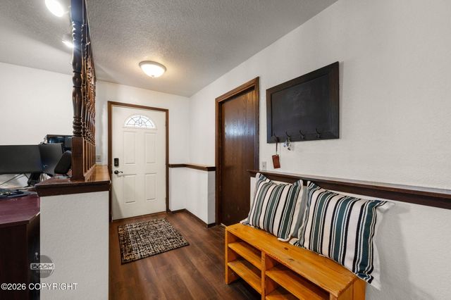8280 E 20th Avenue, Anchorage, AK 99504