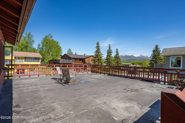 8280 E 20th Avenue, Anchorage, AK 99504