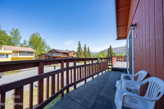 8280 E 20th Avenue, Anchorage, AK 99504