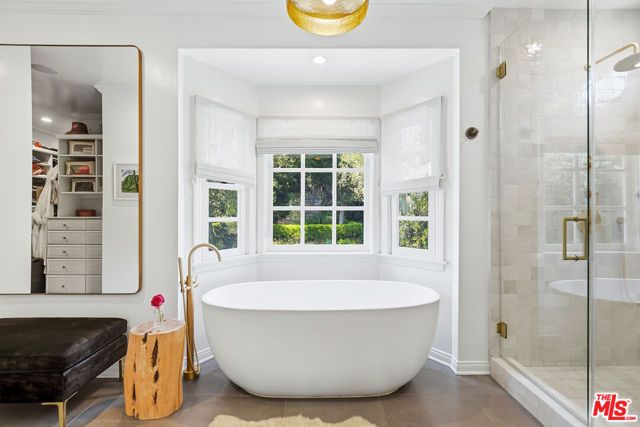 11532 Thurston Circle, Los Angeles, CA 90049