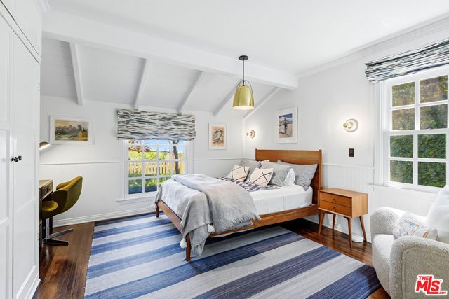 11532 Thurston Circle, Los Angeles, CA 90049