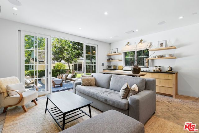 11532 Thurston Circle, Los Angeles, CA 90049
