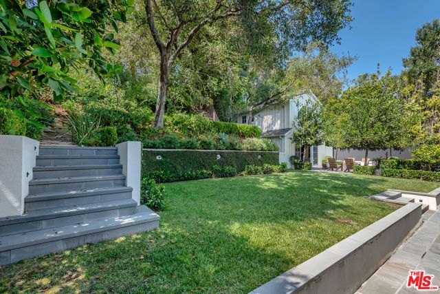 11532 Thurston Circle, Los Angeles, CA 90049