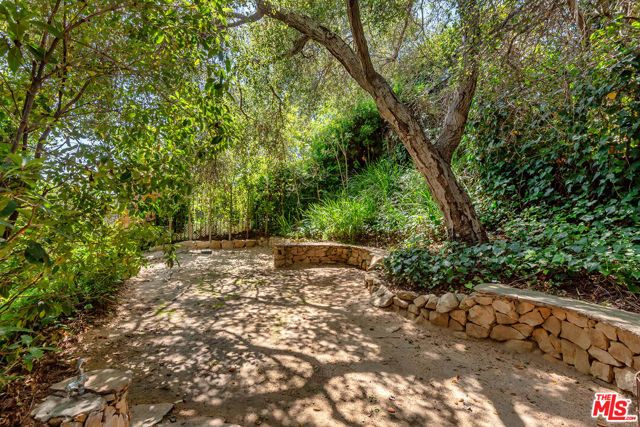 11532 Thurston Circle, Los Angeles, CA 90049