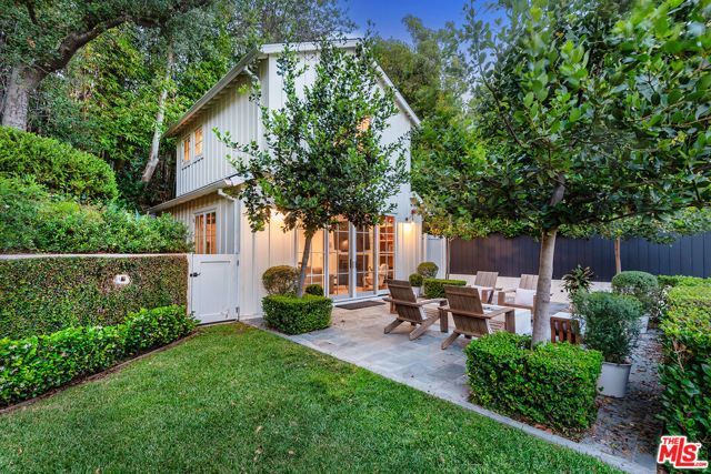 11532 Thurston Circle, Los Angeles, CA 90049