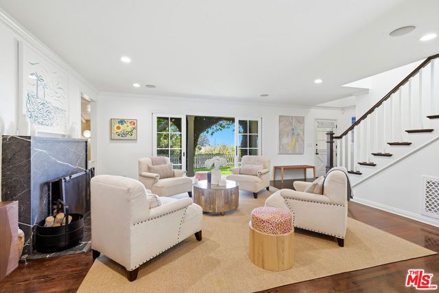 11532 Thurston Circle, Los Angeles, CA 90049