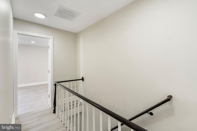 244 CONOVER ST, Burlington, NJ 08016