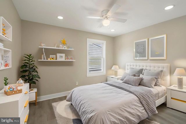 244 CONOVER ST, Burlington, NJ 08016