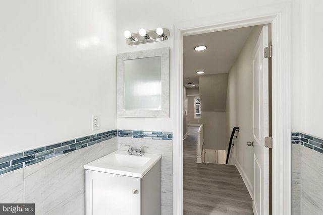 244 CONOVER ST, Burlington, NJ 08016