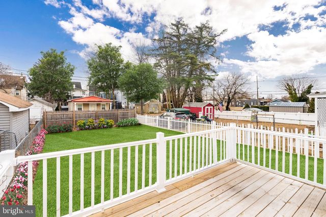 244 CONOVER ST, Burlington, NJ 08016