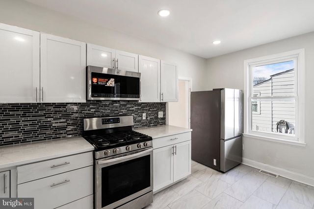 244 CONOVER ST, Burlington, NJ 08016