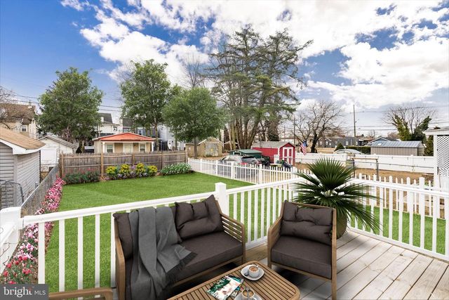 244 CONOVER ST, Burlington, NJ 08016