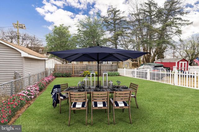 244 CONOVER ST, Burlington, NJ 08016