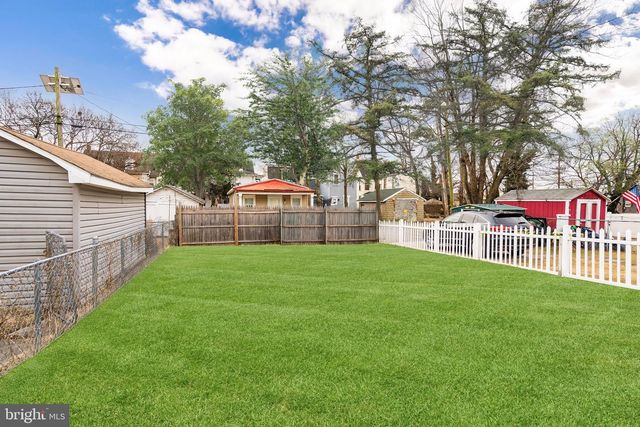 244 CONOVER ST, Burlington, NJ 08016