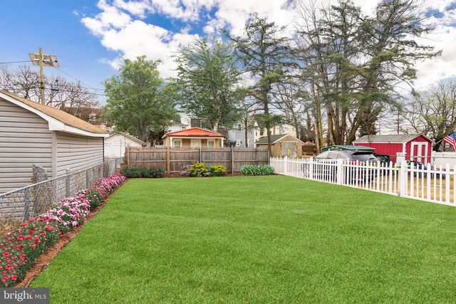 244 CONOVER ST, Burlington, NJ 08016