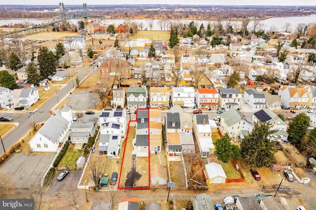 244 CONOVER ST, Burlington, NJ 08016