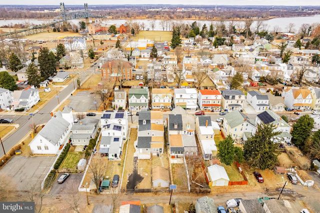 244 CONOVER ST, Burlington, NJ 08016