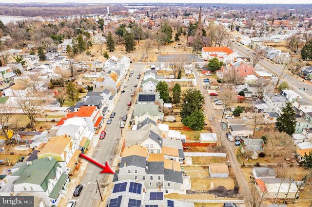 244 CONOVER ST, Burlington, NJ 08016