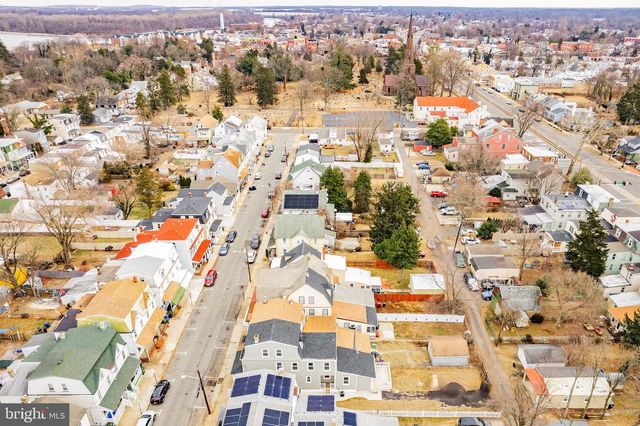 244 CONOVER ST, Burlington, NJ 08016