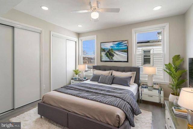 244 CONOVER ST, Burlington, NJ 08016