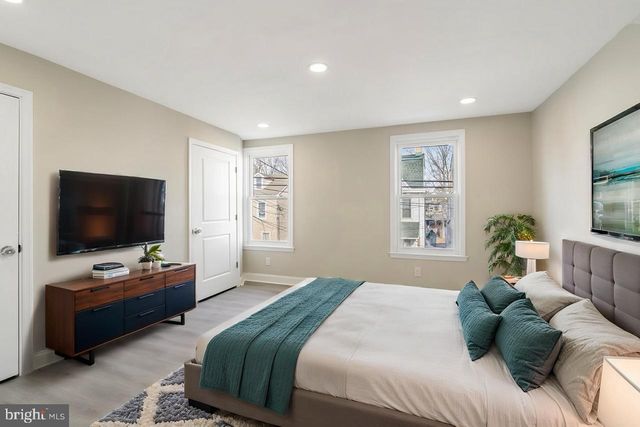 244 CONOVER ST, Burlington, NJ 08016