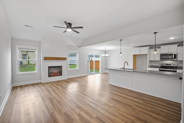 248 Fieldstone Ln, Springfield, TN 37172