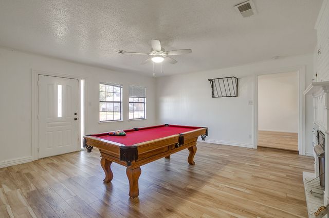 1911 Joslin Street, Cleburne, TX 76033