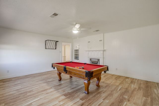 1911 Joslin Street, Cleburne, TX 76033