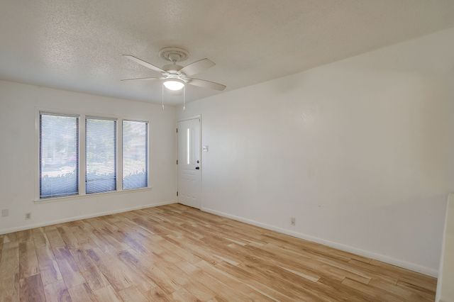 1911 Joslin Street, Cleburne, TX 76033