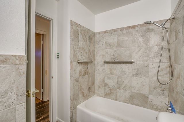 1911 Joslin Street, Cleburne, TX 76033