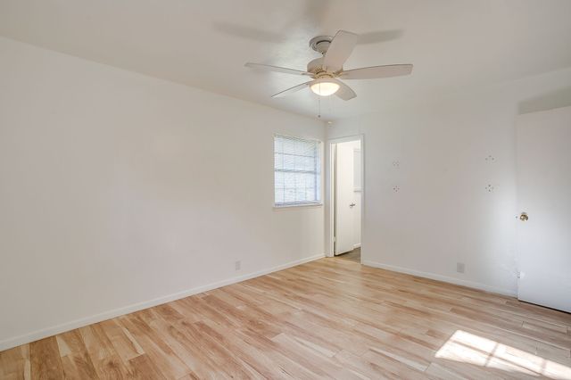 1911 Joslin Street, Cleburne, TX 76033