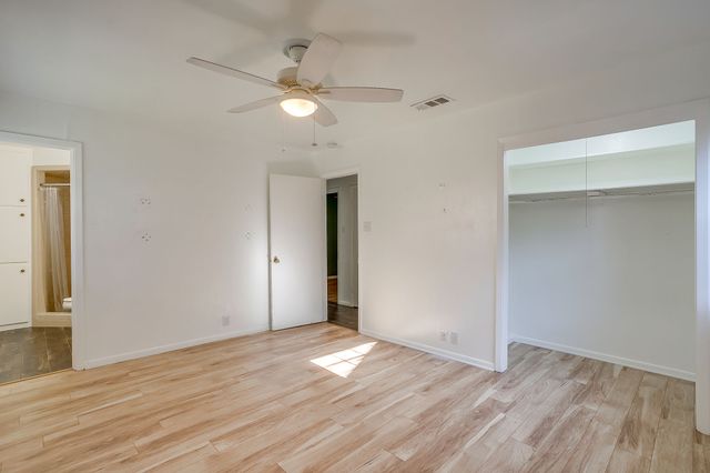 1911 Joslin Street, Cleburne, TX 76033