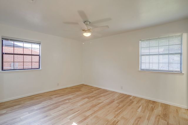 1911 Joslin Street, Cleburne, TX 76033