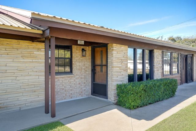 1911 Joslin Street, Cleburne, TX 76033