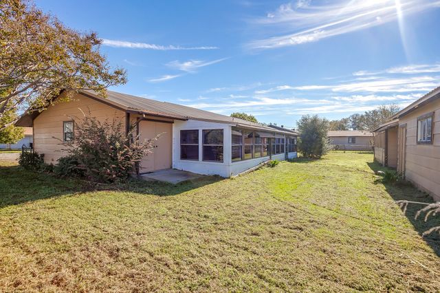 1911 Joslin Street, Cleburne, TX 76033