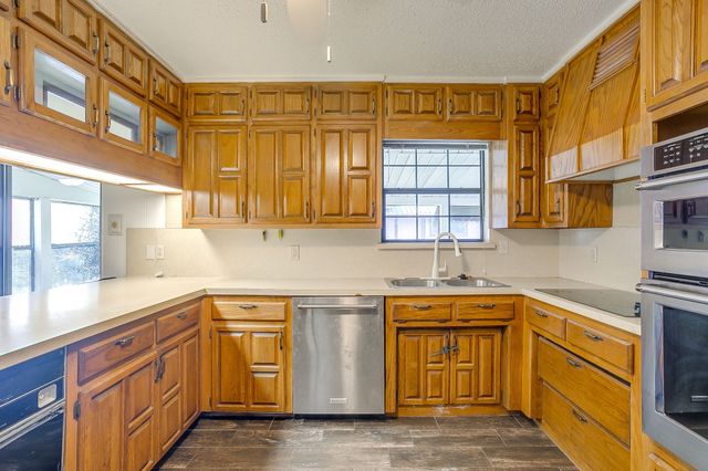 1911 Joslin Street, Cleburne, TX 76033