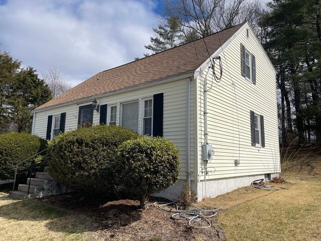 12 Hendricks St, Avon, MA 02322